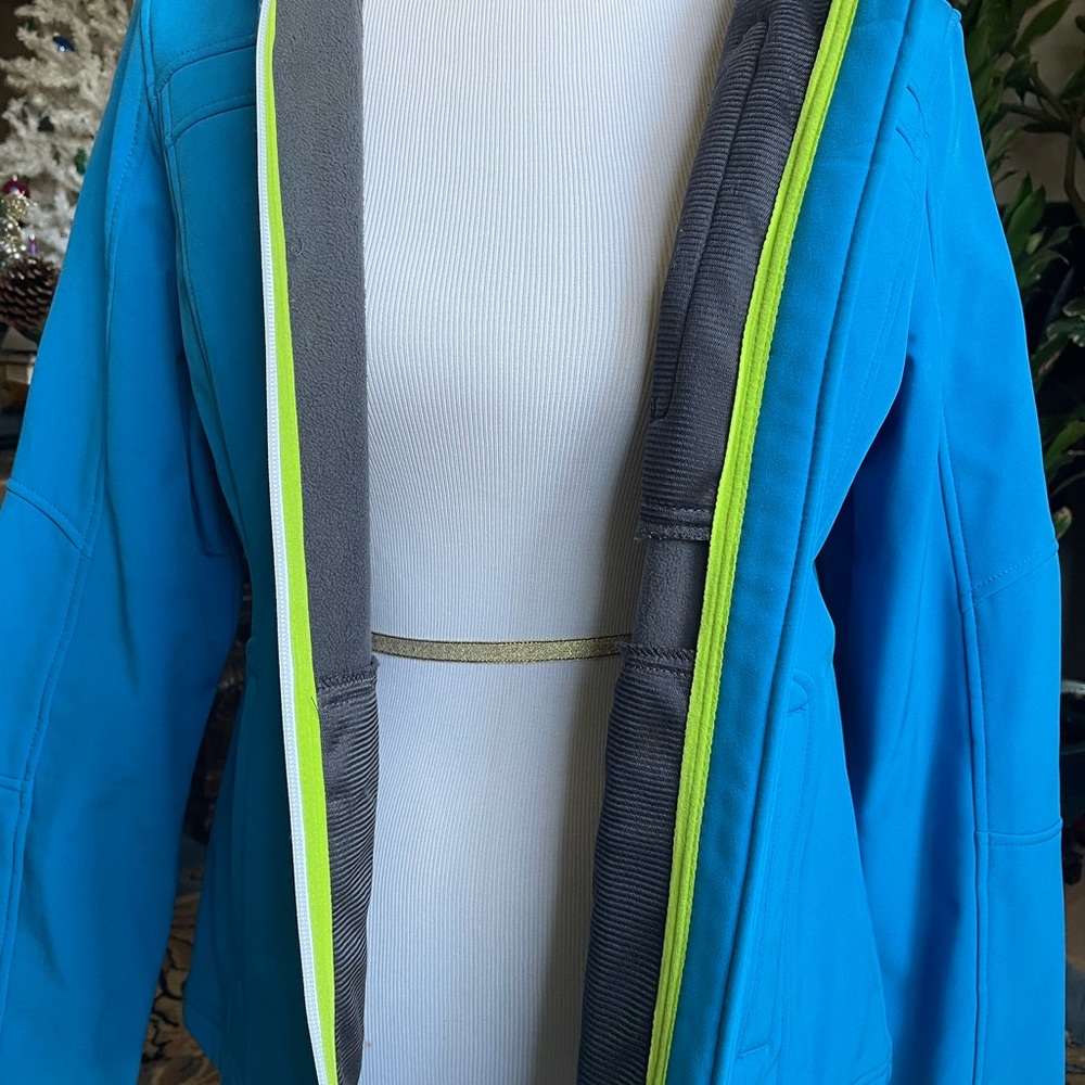 Snozu performance jacket - Picture 4 of 10